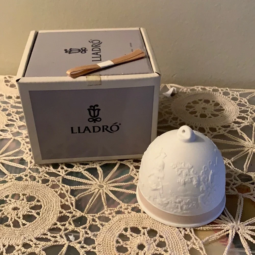 Lladro 1993 Porcelain Fall Bell Ornament Vintage Retired w/ Box White Ta… - Picture 1 of 6